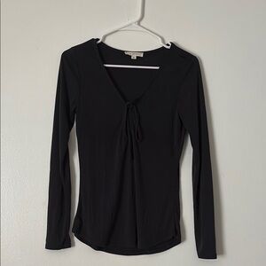 La Hearts Black Tie Front Fitted Blouse